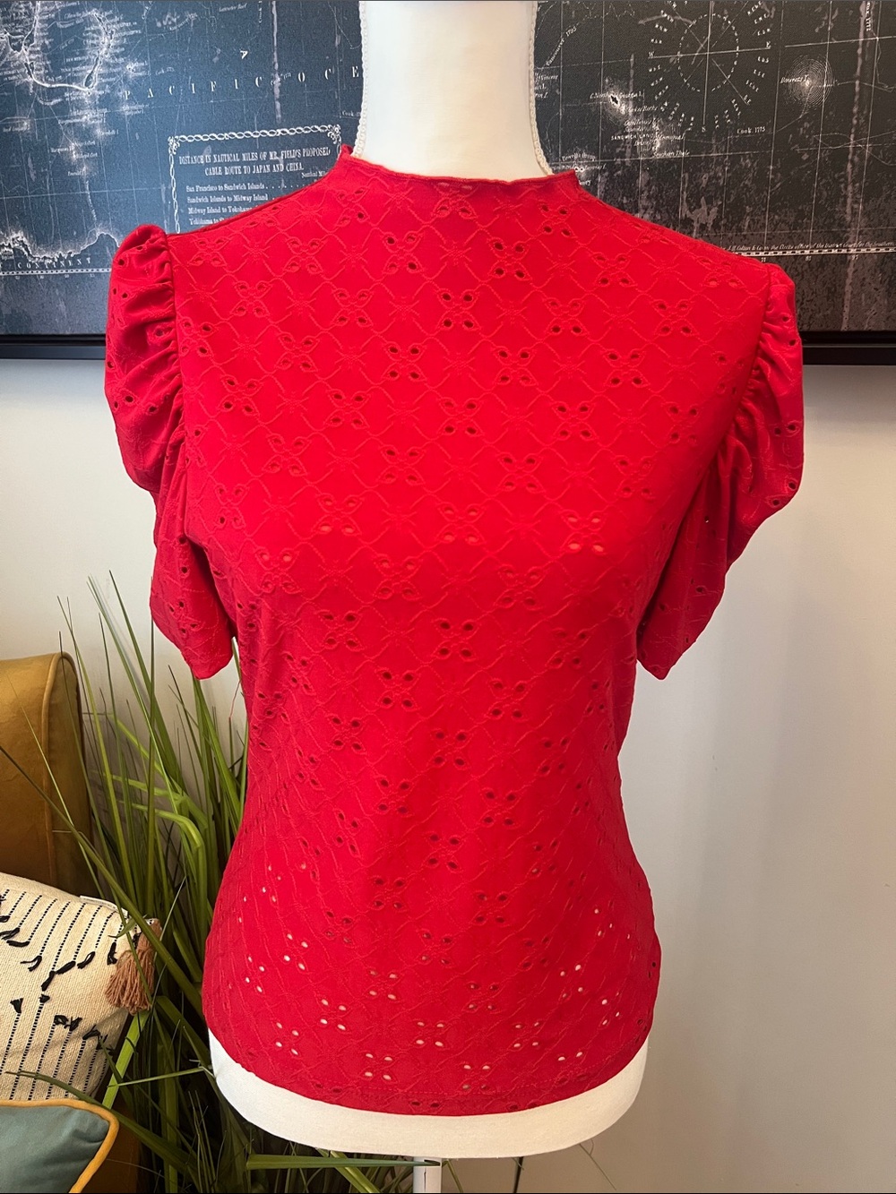 SHEIN Red Eyelet Puff Sleeve Short Sleeve Top